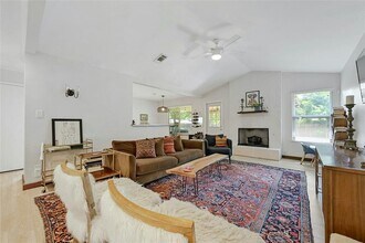 2301 Village Cir in Austin, TX - Building Photo - Building Photo