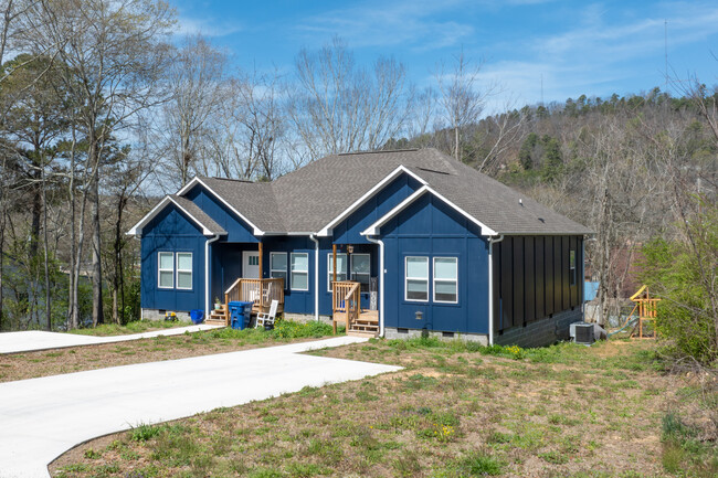 206 Washington Ave W in Oneonta, AL - Foto de edificio - Primary Photo