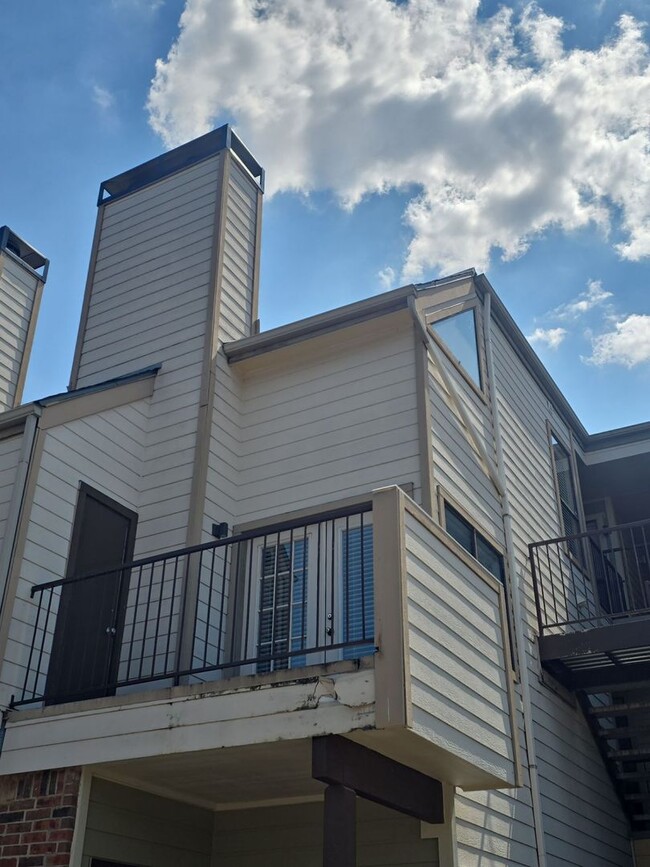 3117 Sondra Dr
