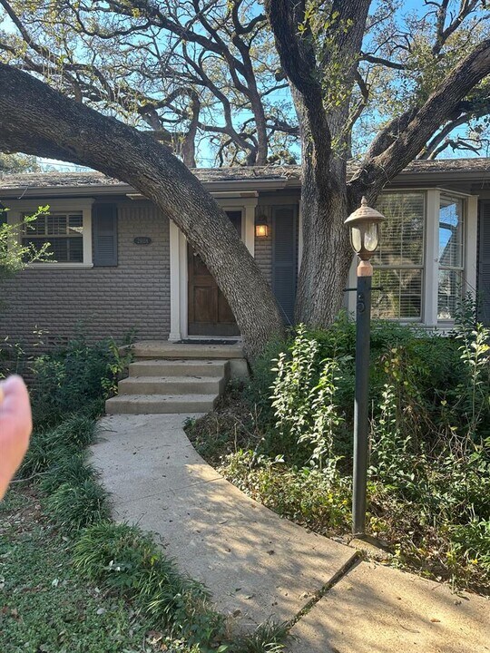 2608 N 42nd St in Waco, TX - Building Photo