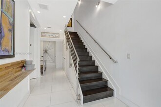 6630 NW 104th Path in Medley, FL - Building Photo - Building Photo