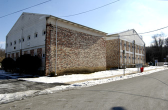 Gabel Courtyard in Downingtown, PA - Building Photo - Building Photo