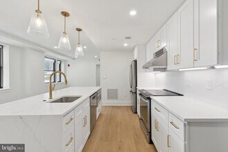 135 S 19th St in Philadelphia, PA - Building Photo - Building Photo