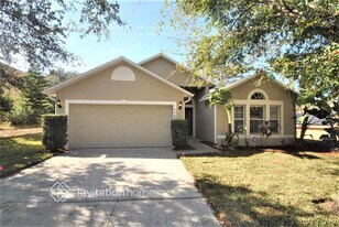 1120 Blackjack Ridge St in Minneola, FL - Building Photo