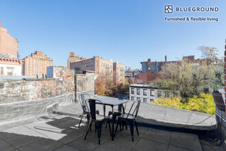 302 W 11th St in New York, NY - Building Photo - Building Photo