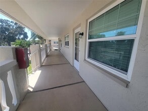 930 Virginia St in Dunedin, FL - Foto de edificio - Building Photo