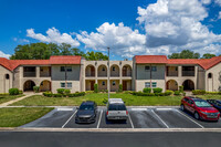 Antigua in Seminole, FL - Foto de edificio - Building Photo