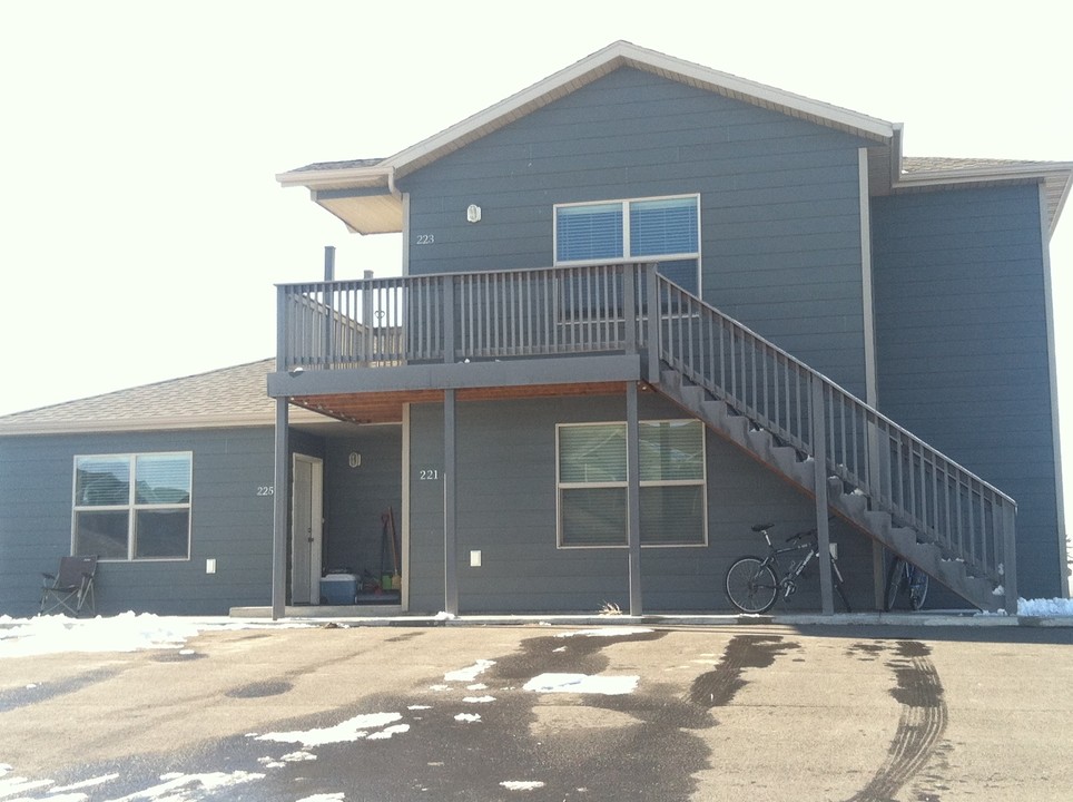 211 Northgate Loop in Helena, MT - Foto de edificio