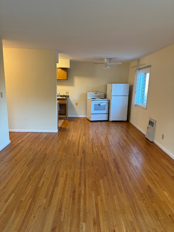 1585 W Highland Pkwy in St. Paul, MN - Building Photo - Building Photo