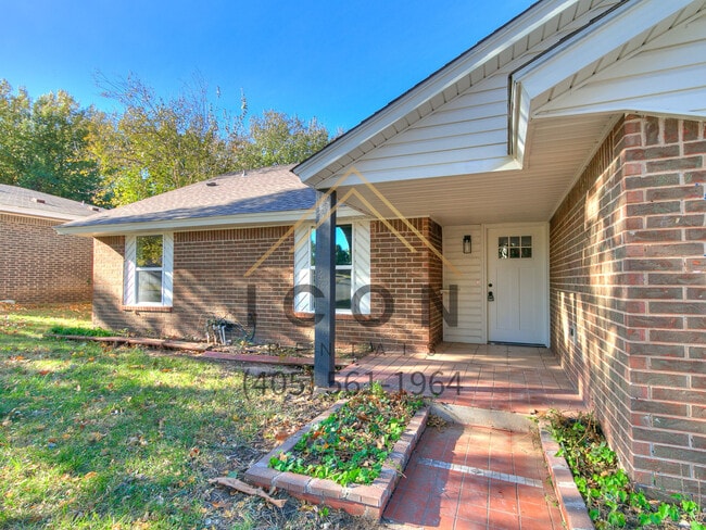 11747 Silver Maple Dr in Yukon, OK - Building Photo - Building Photo