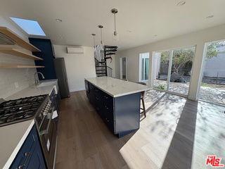 6506 W 83rd Pl in Los Angeles, CA - Building Photo - Building Photo