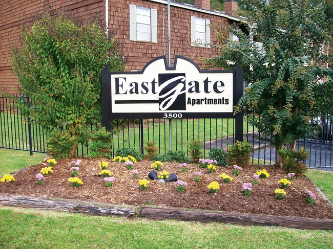 East Gate Apartments in Meridian, MS - Foto de edificio - Building Photo