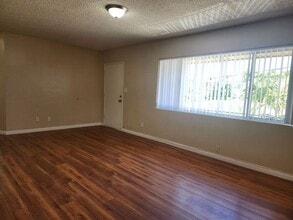 4361 Elm Ave in Long Beach, CA - Building Photo - Building Photo