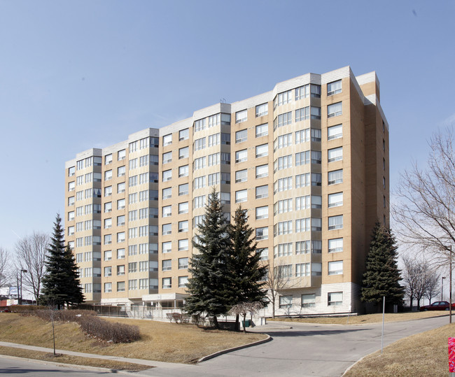 Maple Leaf Drive Senior Residence in Toronto, ON - Building Photo - Building Photo