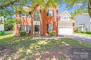 16024 Kirsten Nicole Rd in Charlotte, NC - Building Photo