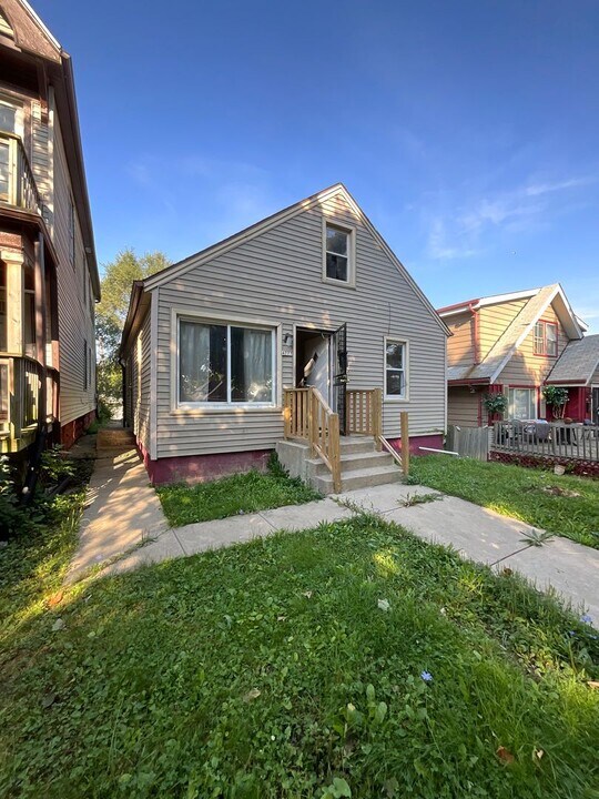 4777 N 30th St in Milwaukee, WI - Building Photo
