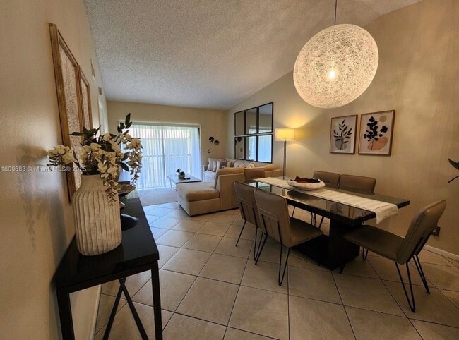 21951 Soundview Ter, Unit 1 in Boca Raton, FL - Building Photo - Building Photo