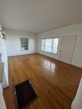 141 1/2 Sweetzer Ave, Unit 141 1'2 in Los Angeles, CA - Foto de edificio - Building Photo