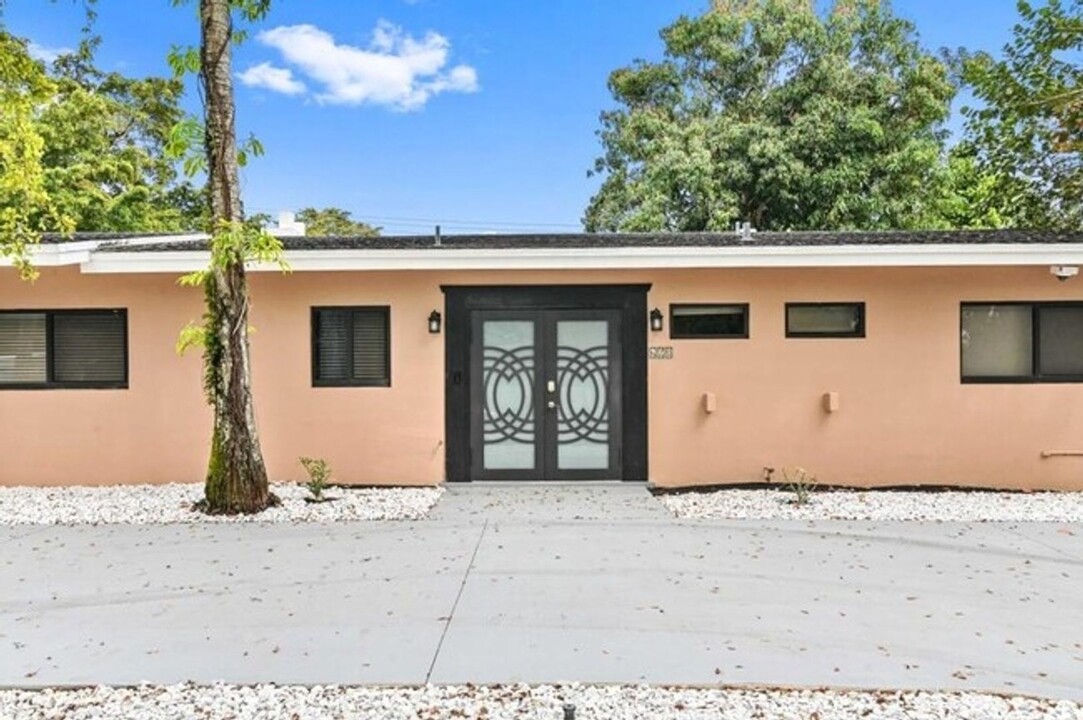 620 Camellia Ct in Plantation, FL - Building Photo
