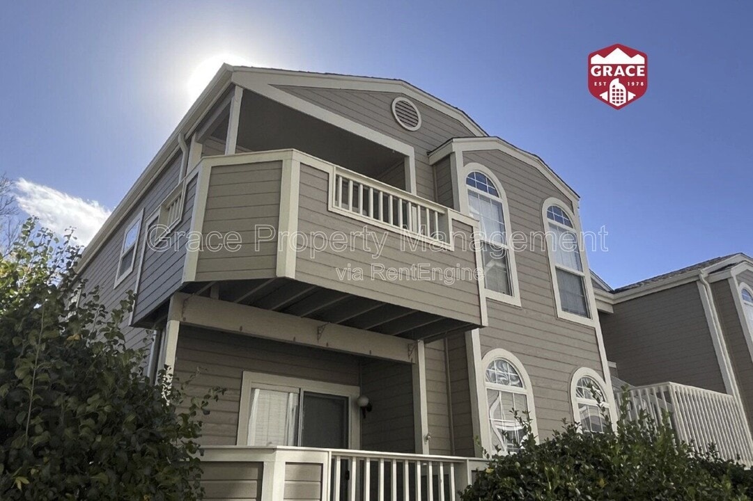 5708 W Asbury Pl in Lakewood, CO - Building Photo