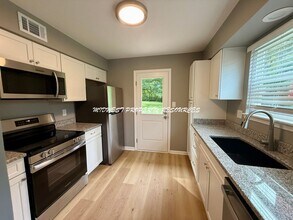 203 NW Market Pl in Lee's Summit, MO - Building Photo - Building Photo
