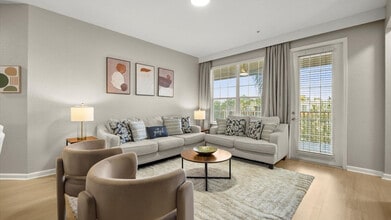 5037 Shoreway Loop in Orlando, FL - Building Photo - Building Photo