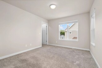 4993-4995 Marsh Rd in McFarland, WI - Foto de edificio - Building Photo
