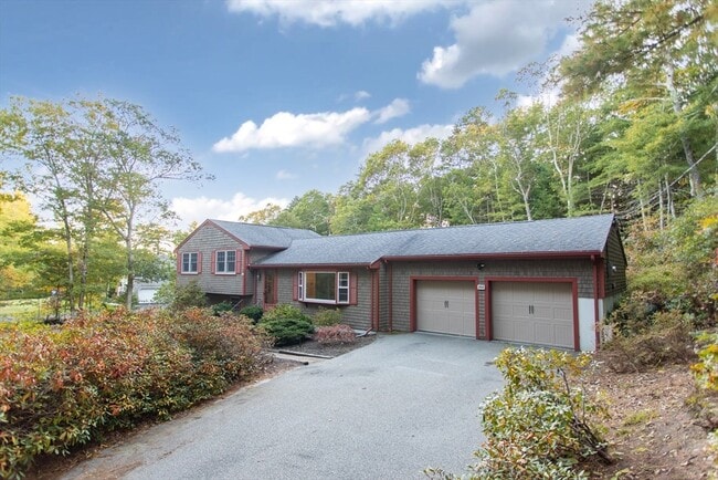 211 Clark Rd in Plymouth, MA - Building Photo - Building Photo