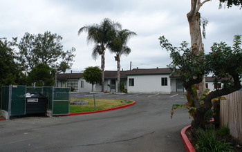 161 W Los Angeles Dr in Vista, CA - Building Photo - Building Photo