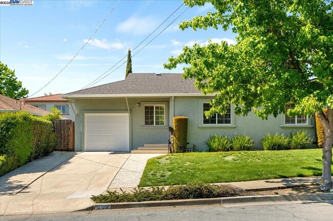 323 De Leon Ave in Fremont, CA - Building Photo - Building Photo