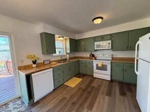 152 Rea St in Hollister, MO - Building Photo - Building Photo