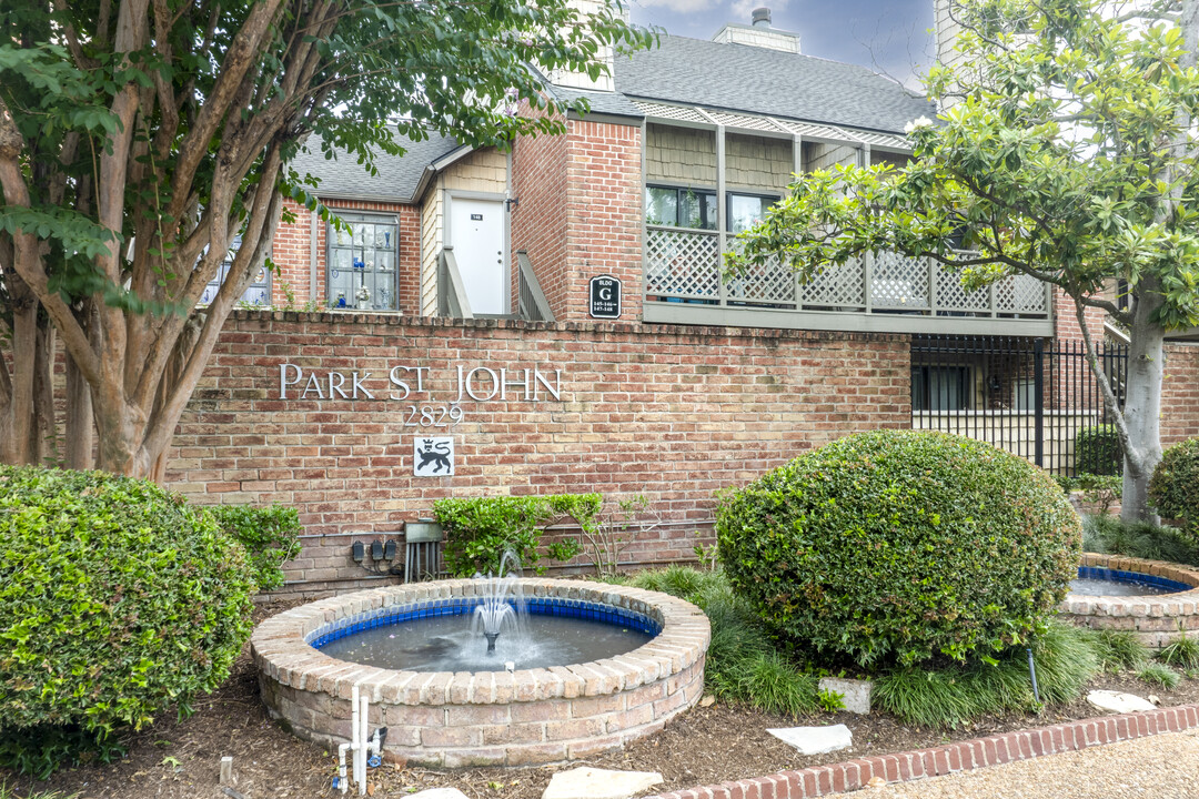 Park St. John Condominiums in Houston, TX - Foto de edificio