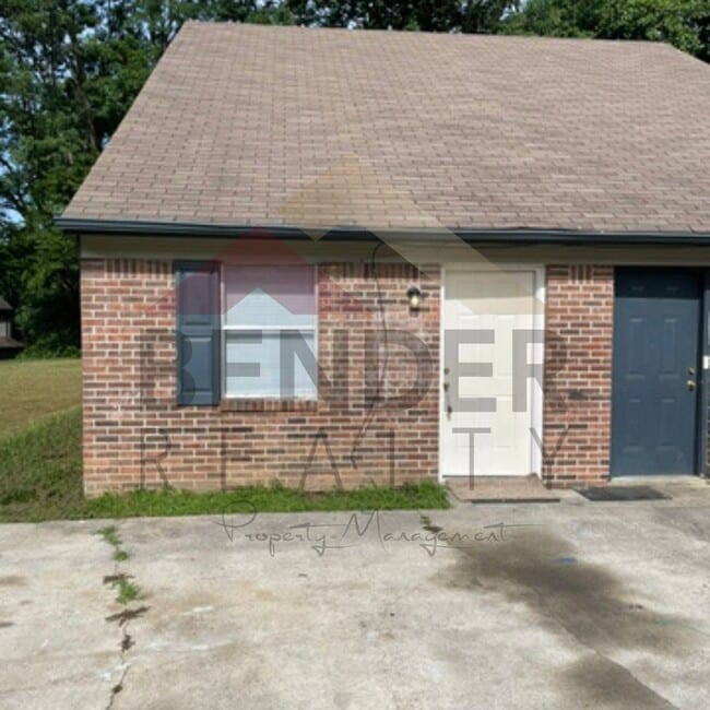 3366-3368 Steeple Cir NE