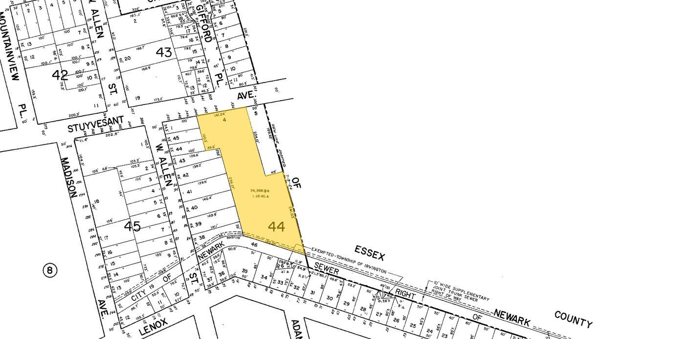 Studio Villas in Irvington, NJ - Building Photo