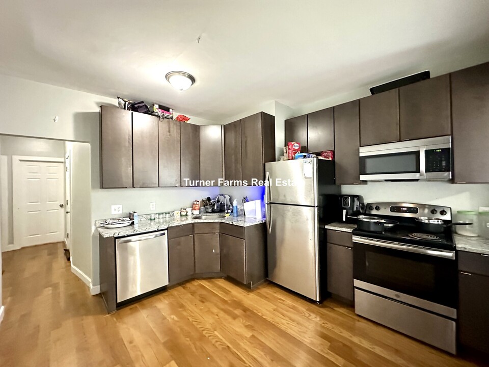 94 E Cottage St, Unit 2 in Boston, MA - Building Photo