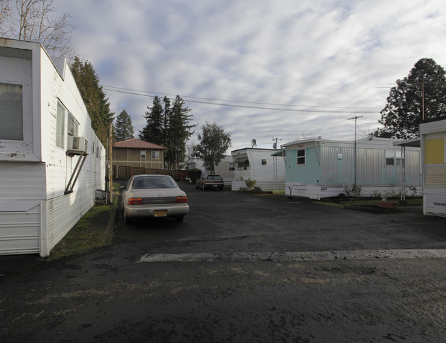 Cascade Mobile Villa in Portland, OR - Building Photo - Building Photo