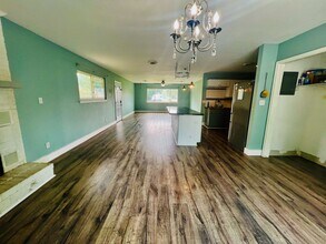 200 N Willow Ln in Jacksonville, NC - Building Photo - Building Photo