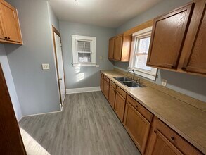 2512 Tyrone St in Flint, MI - Foto de edificio - Building Photo