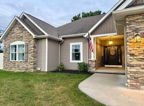 2410 N Wooster Ave in Dover, OH - Building Photo - Building Photo
