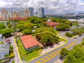 17 NE 9th Ave in Fort Lauderdale, FL - Building Photo - Primary Photo