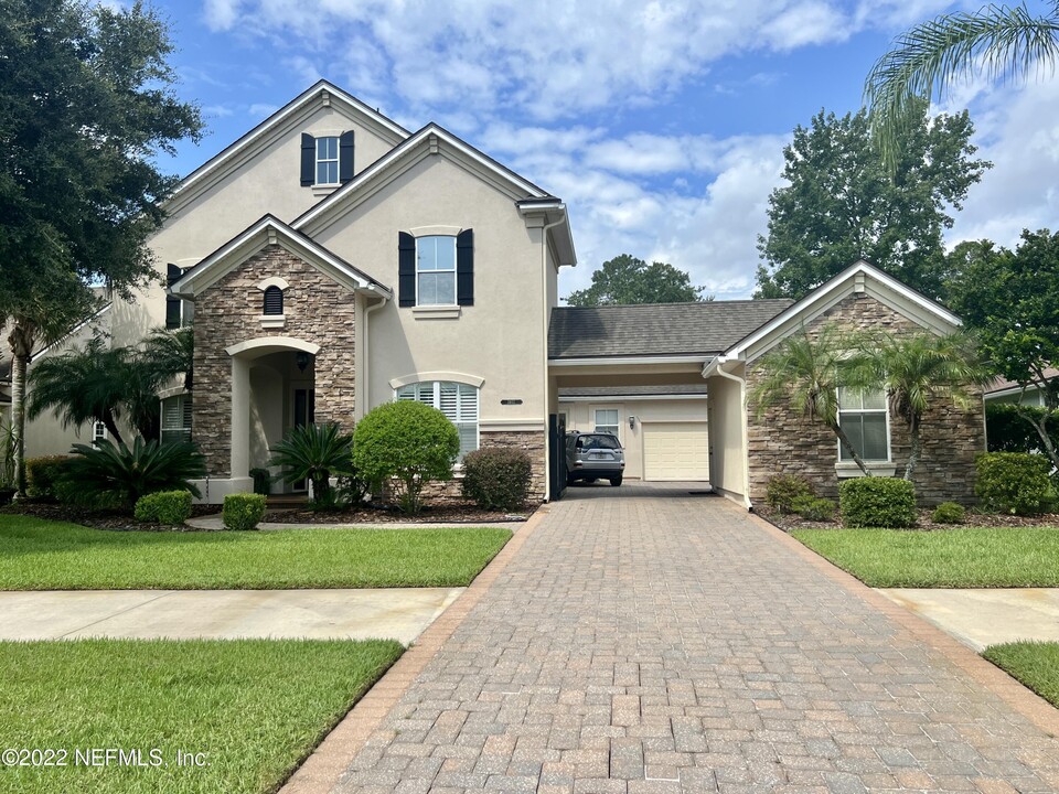 2602 Country Side Dr in Orange Park, FL - Building Photo