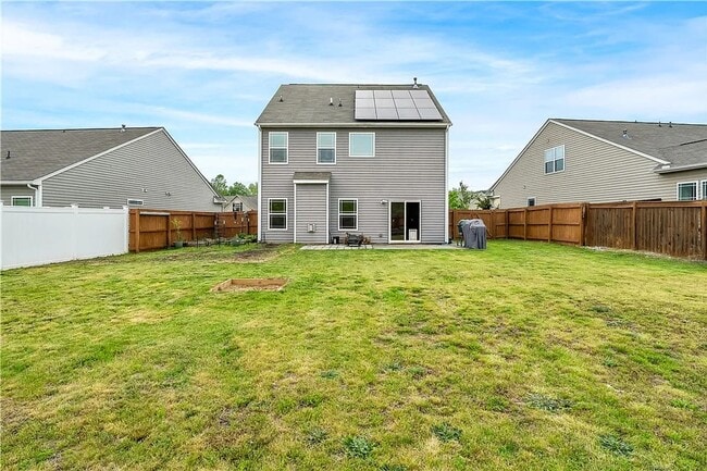 144 Caledonia Dr in Easley, SC - Foto de edificio - Building Photo