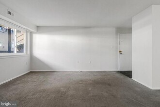 11370 Cherry Hill Rd in Beltsville, MD - Building Photo - Building Photo