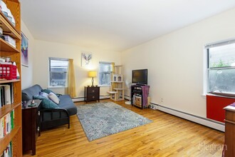 384 Warburton Ave, Unit APT 1A in Hastings On Hudson, NY - Building Photo - Building Photo