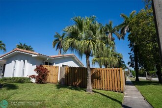 1401 Coolidge St in Hollywood, FL - Foto de edificio - Building Photo