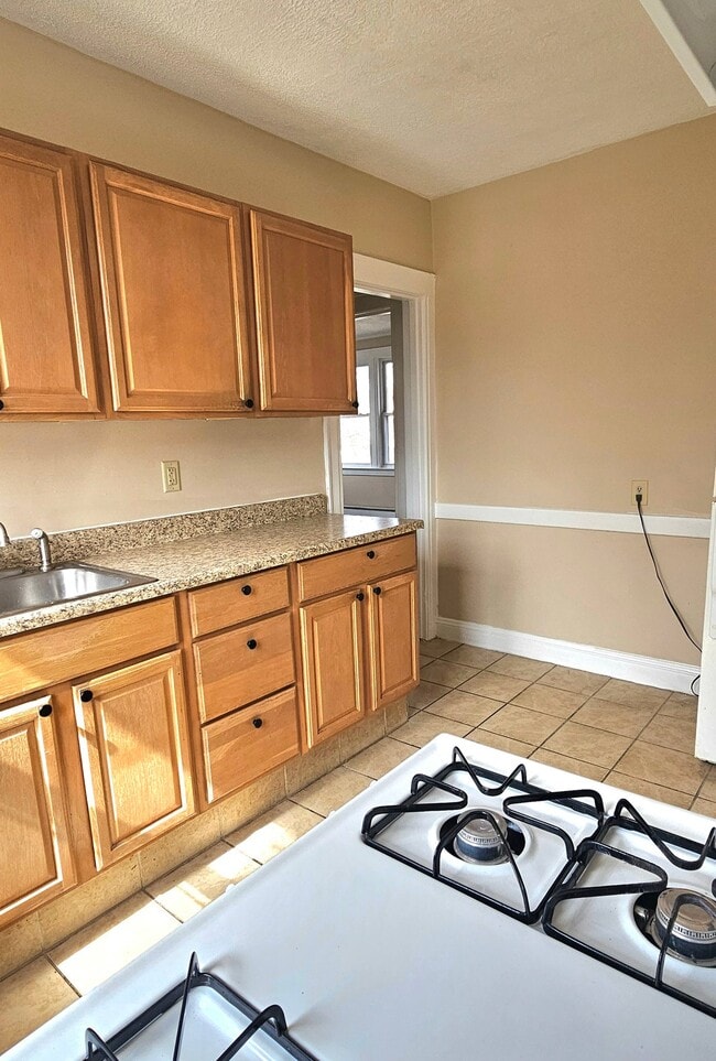 292 Elm St in West Haven, CT - Building Photo - Building Photo