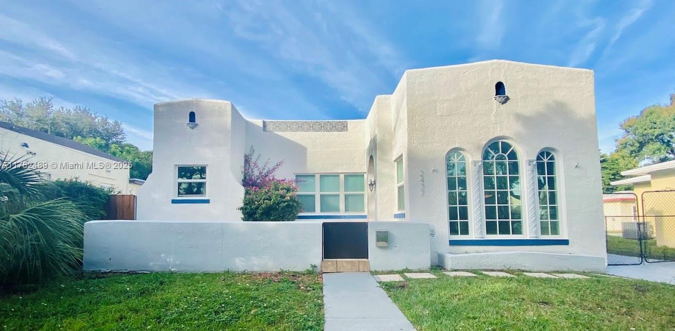 2437 SW 13th St in Miami, FL - Building Photo