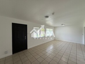 4210 Dauphine Dr in San Antonio, TX - Foto de edificio - Building Photo