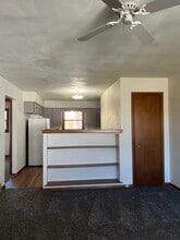 1825 Ontario Dr in Janesville, WI - Foto de edificio - Building Photo