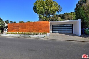 3744 Cody Rd in Los Angeles, CA - Building Photo